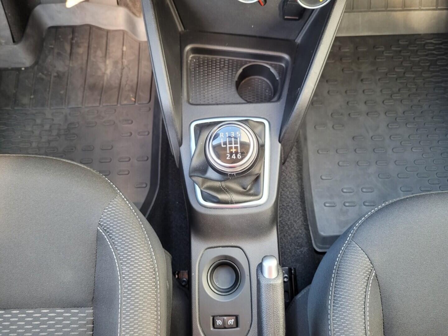 O619V07282_22.webp_DUSTER  1.0 TCe 67 kW manuál