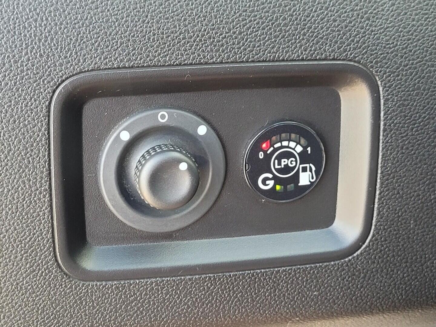 O619V07282_23.webp_DUSTER  1.0 TCe 67 kW manuál