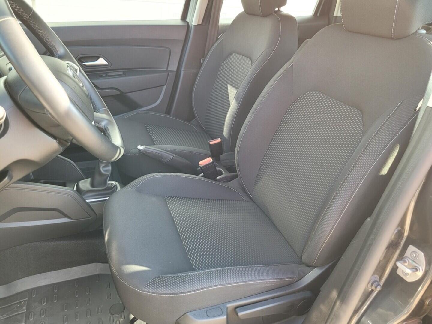 O619V07282_33.webp_DUSTER  1.0 TCe 67 kW manuál