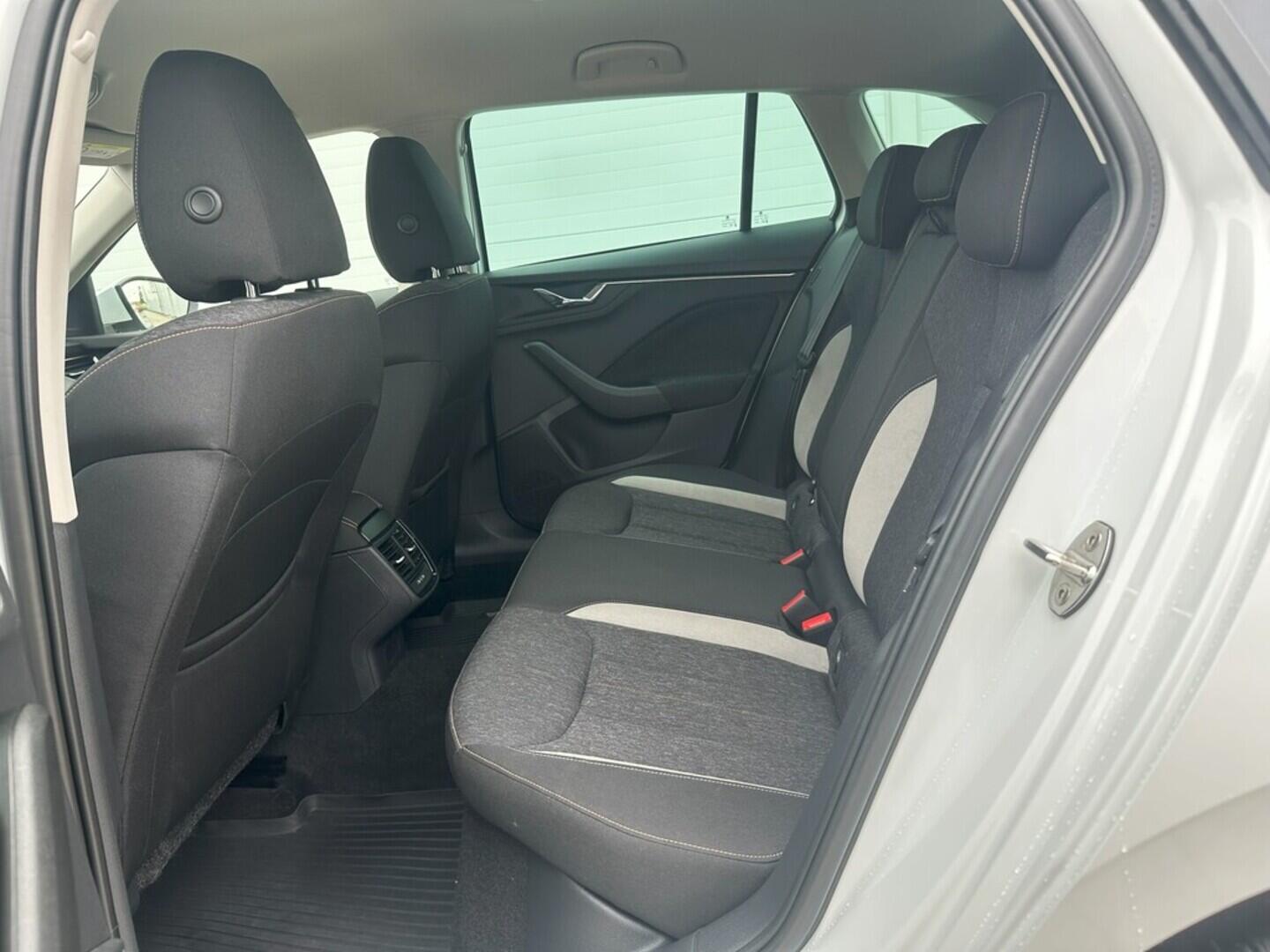 O619V07285_27.webp_SCALA Style 1.0 TSI 81 kW manuál, DPH