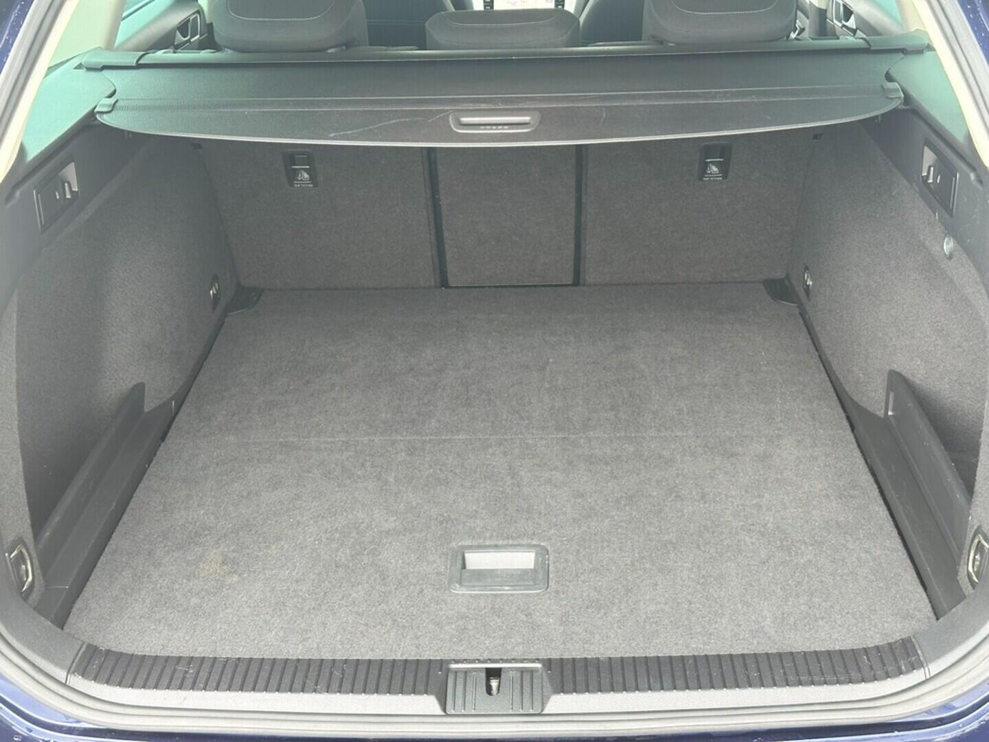 O619V07290_31.webp_PASSAT VARIANT Comfortline 1.6 TDI 88 kW automat