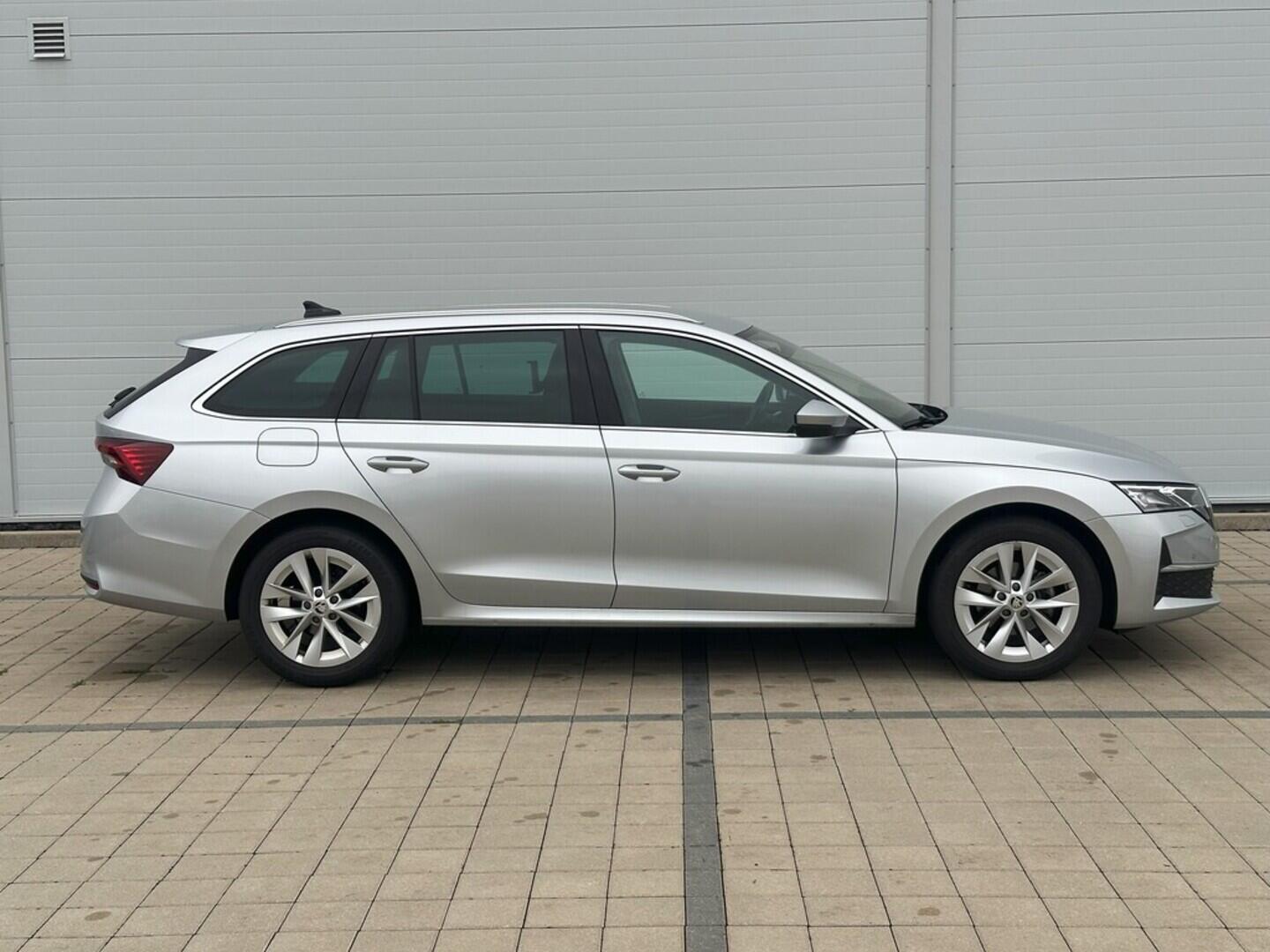 O619V07296_13.webp_OCTAVIA Top Selection 2.0 TDI 110 kW automat, DPH