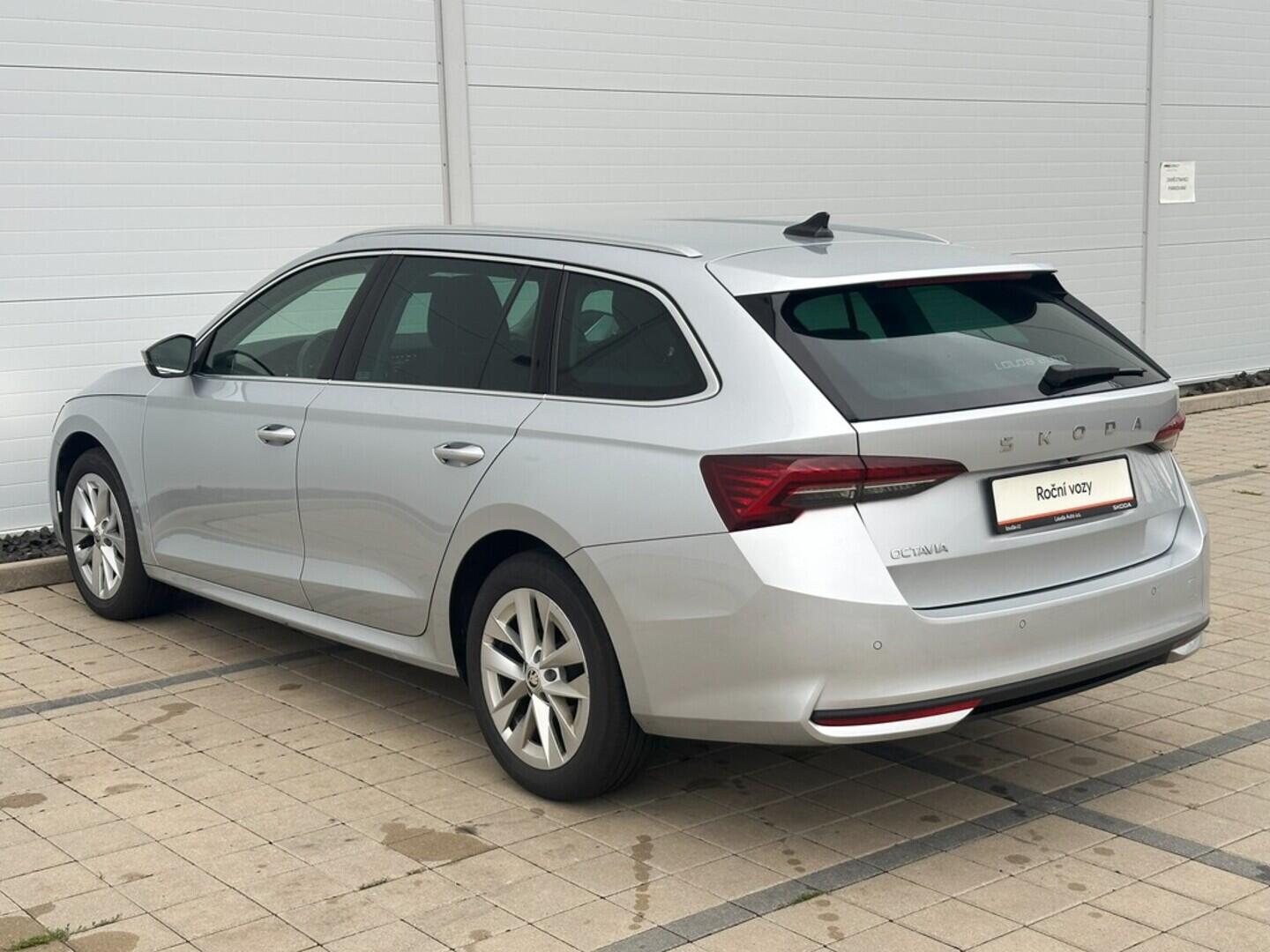 O619V07296_16.webp_OCTAVIA Top Selection 2.0 TDI 110 kW automat, DPH