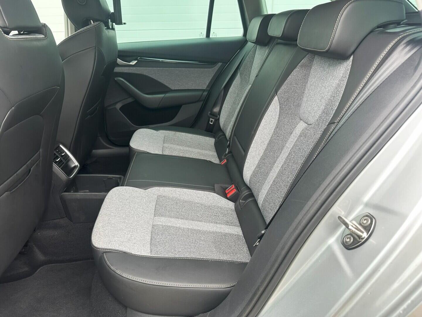 O619V07296_29.webp_OCTAVIA Top Selection 2.0 TDI 110 kW automat, DPH