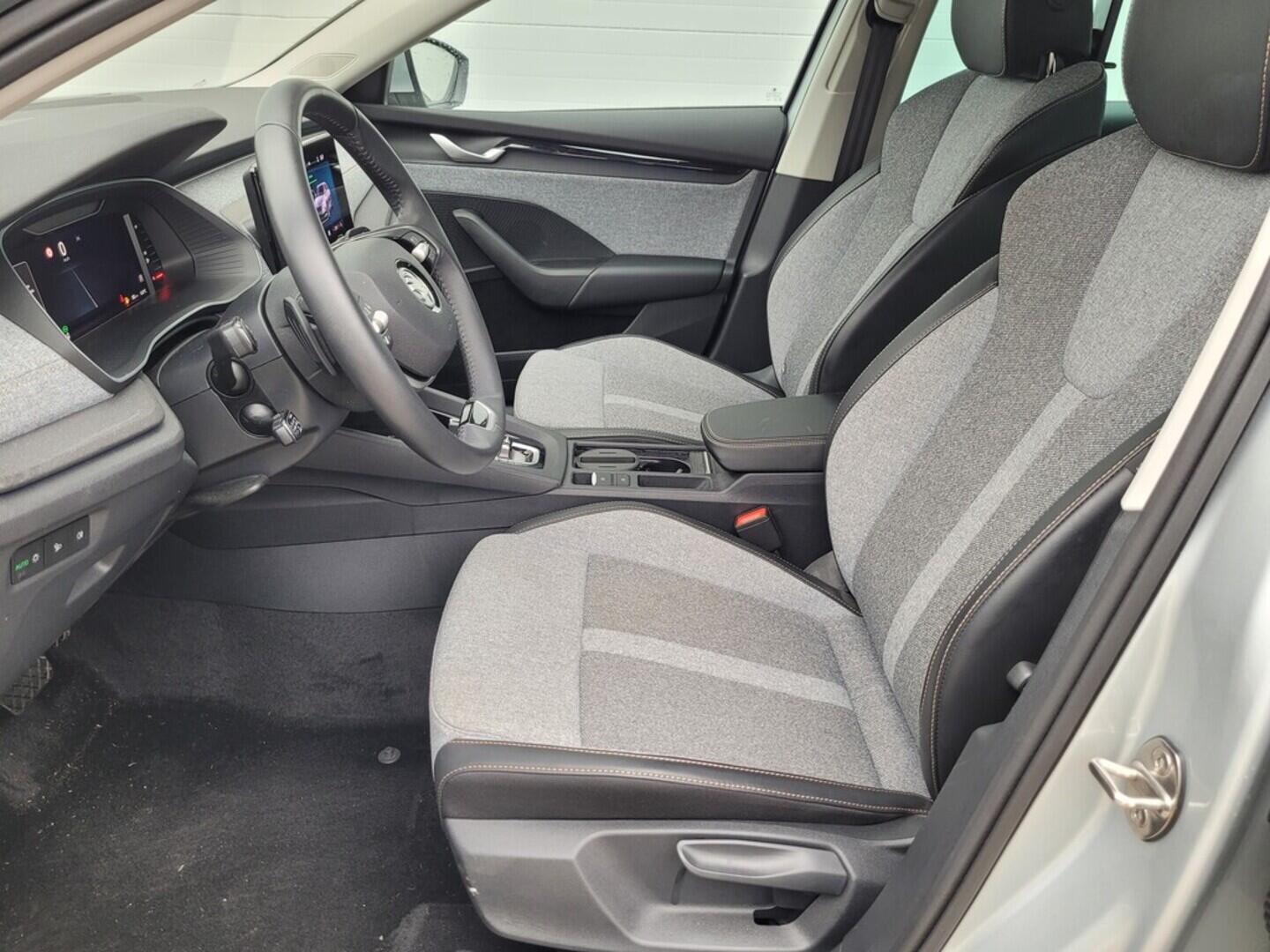 O619V07296_36.webp_OCTAVIA Top Selection 2.0 TDI 110 kW automat, DPH