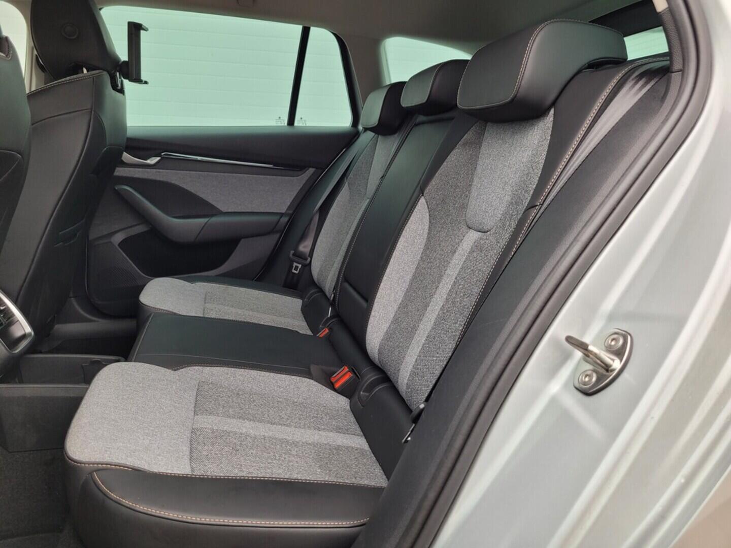 O619V07296_37.webp_OCTAVIA Top Selection 2.0 TDI 110 kW automat, DPH