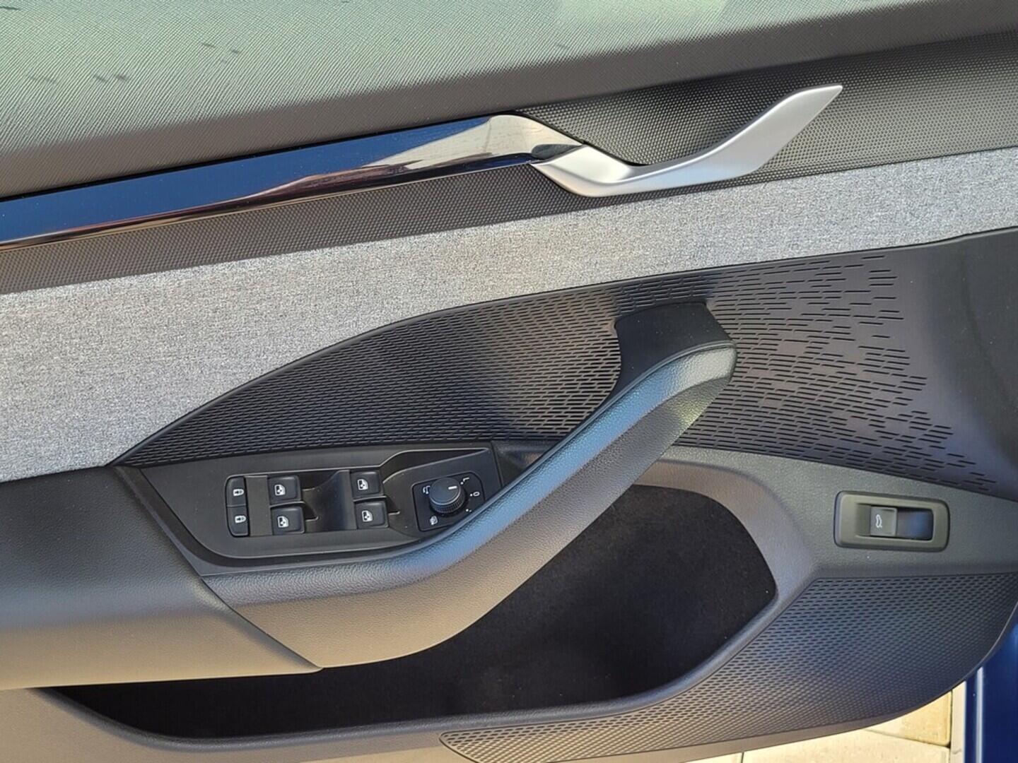 O619V07298_38.webp_OCTAVIA Top Selection 1.5 TSI 110 kW manuál, DPH