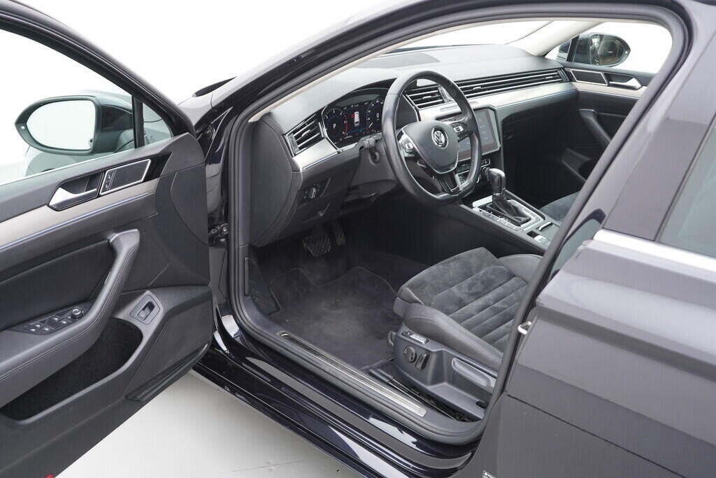 O619V07301_18.webp_PASSAT VARIANT Highline 2.0 TDI 140 kW automat