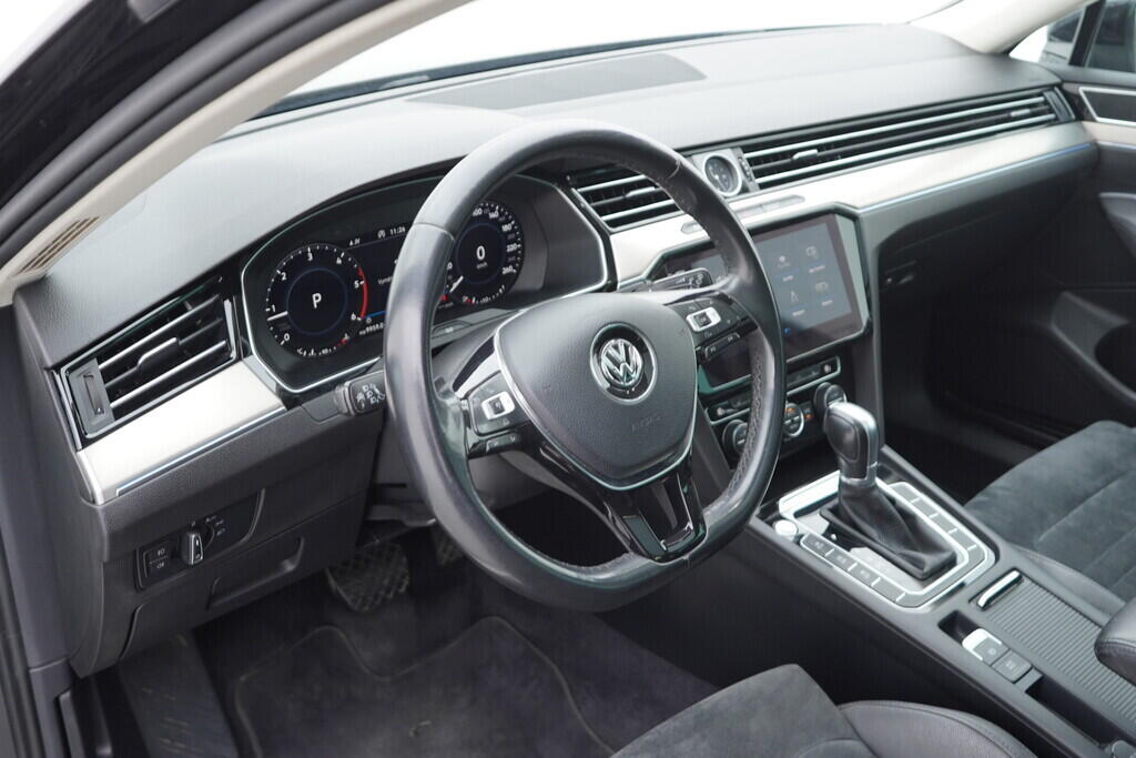 O619V07301_25.webp_PASSAT VARIANT Highline 2.0 TDI 140 kW automat
