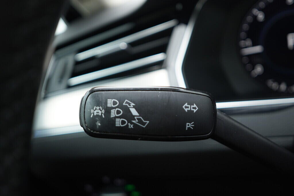 O619V07301_26.webp_PASSAT VARIANT Highline 2.0 TDI 140 kW automat