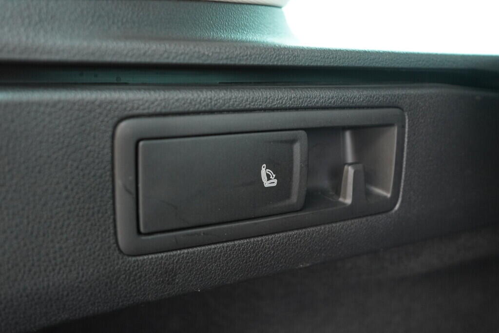 O619V07301_41.webp_PASSAT VARIANT Highline 2.0 TDI 140 kW automat
