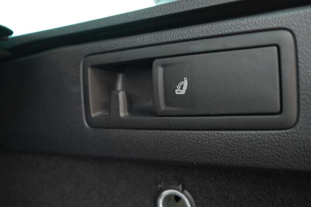 O619V07301_42.webp_PASSAT VARIANT Highline 2.0 TDI 140 kW automat