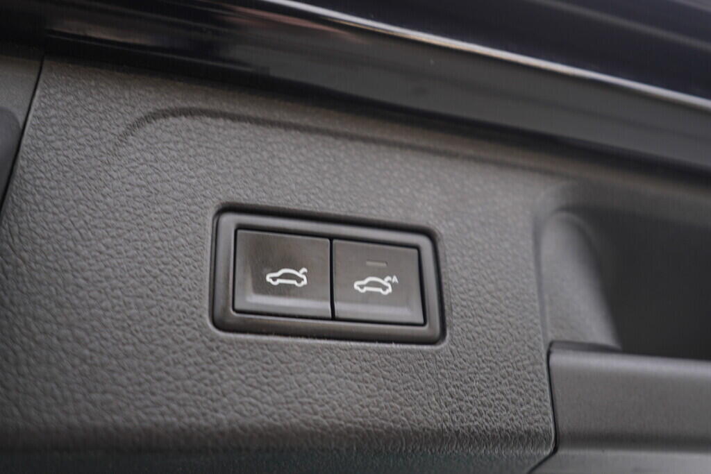 O619V07301_45.webp_PASSAT VARIANT Highline 2.0 TDI 140 kW automat