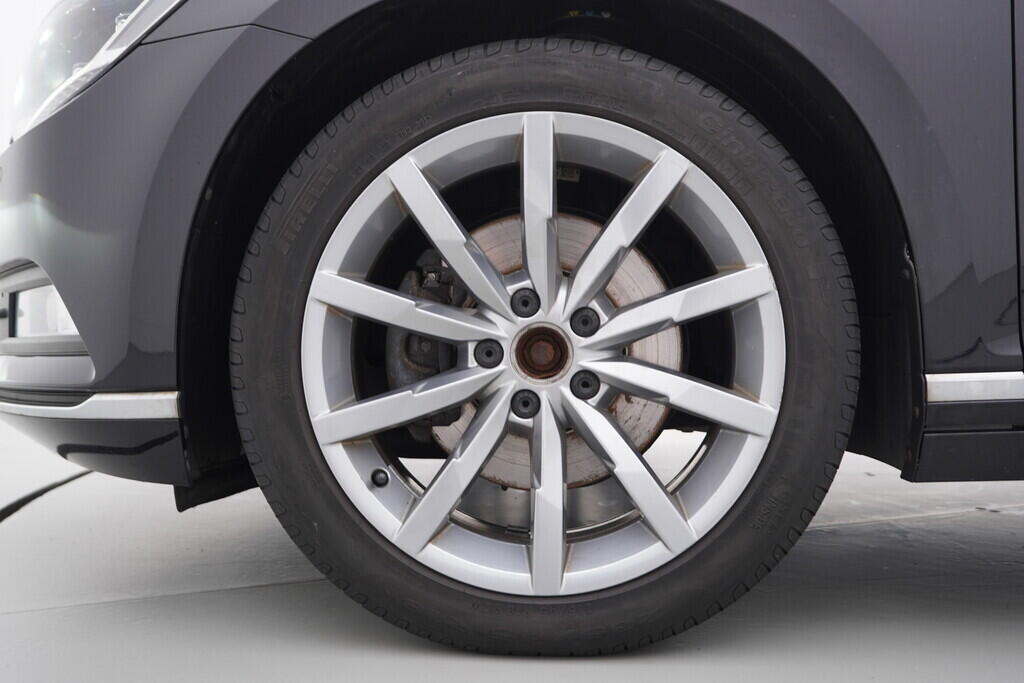 O619V07301_46.webp_PASSAT VARIANT Highline 2.0 TDI 140 kW automat