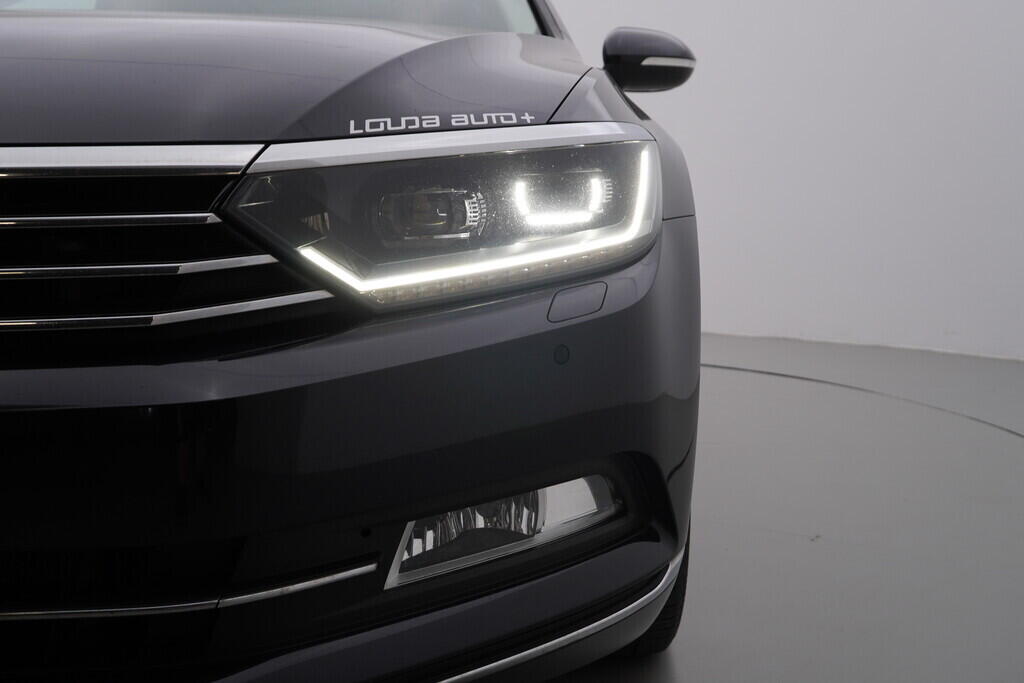 O619V07301_47.webp_PASSAT VARIANT Highline 2.0 TDI 140 kW automat