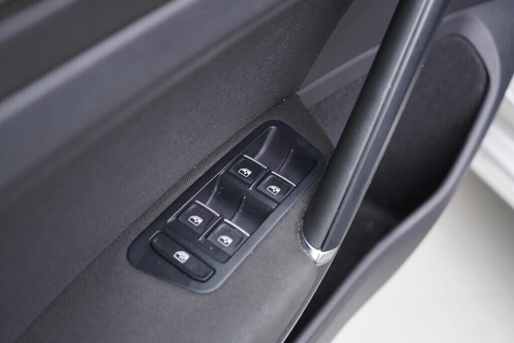 O619V07304_20.webp_GOLF 4Motion Highline 2.0 TDI 110 kW automat