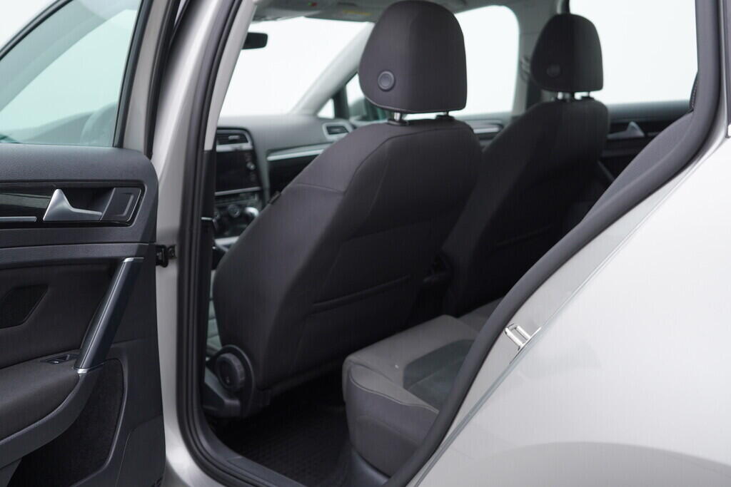 O619V07304_33.webp_GOLF 4Motion Highline 2.0 TDI 110 kW automat