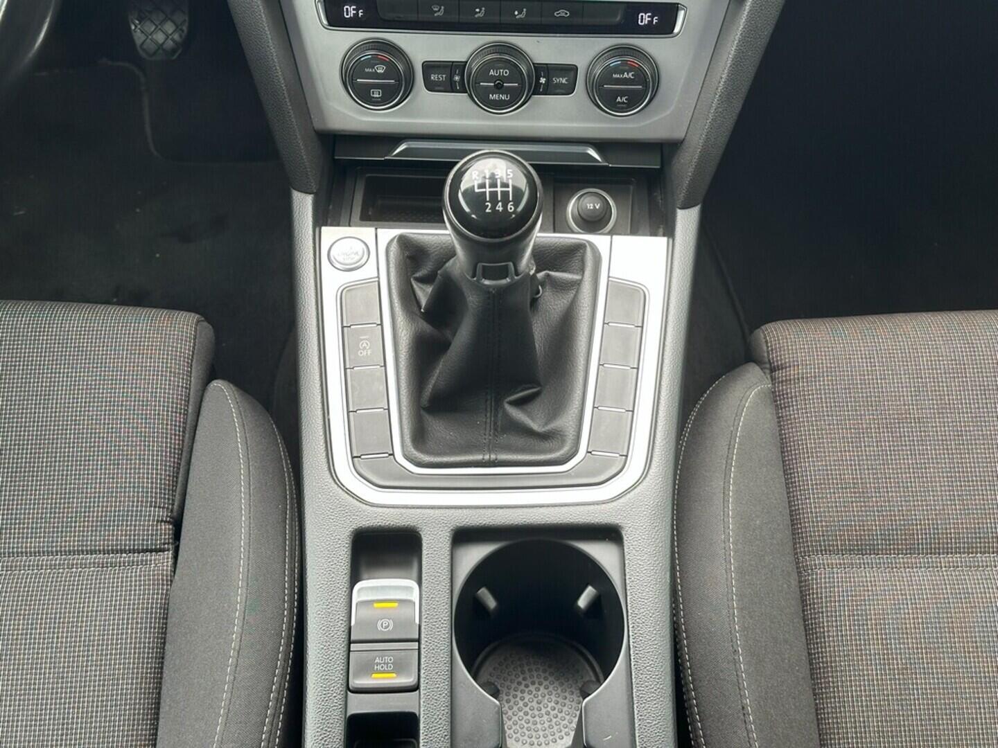O619V07305_21.webp_PASSAT VARIANT business 2.0 TDI 110 kW manuál