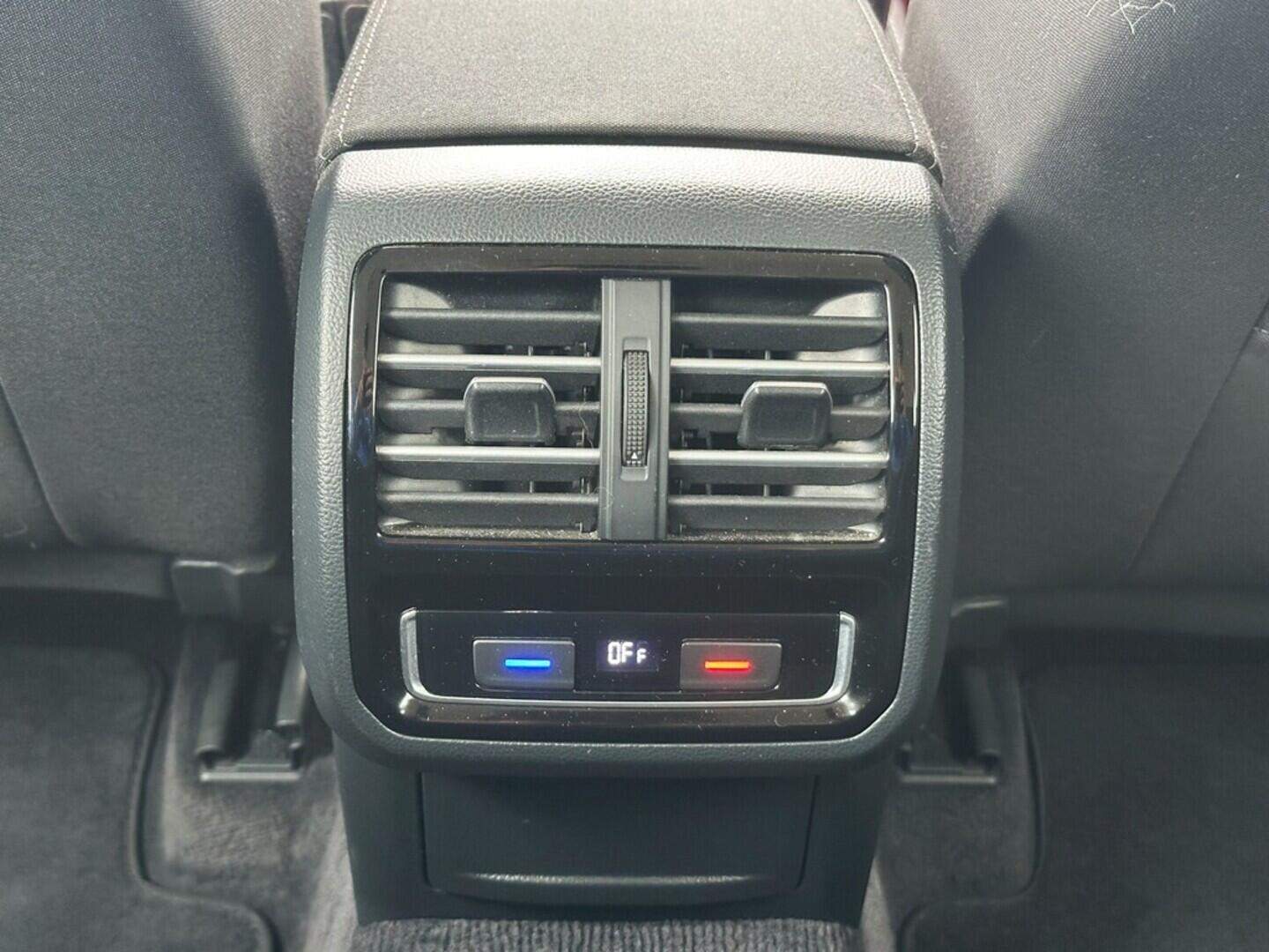 O619V07305_30.webp_PASSAT VARIANT business 2.0 TDI 110 kW manuál