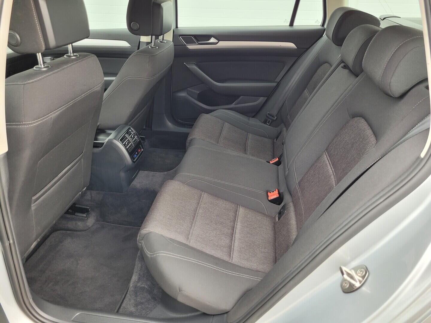 O619V07305_38.webp_PASSAT VARIANT business 2.0 TDI 110 kW manuál