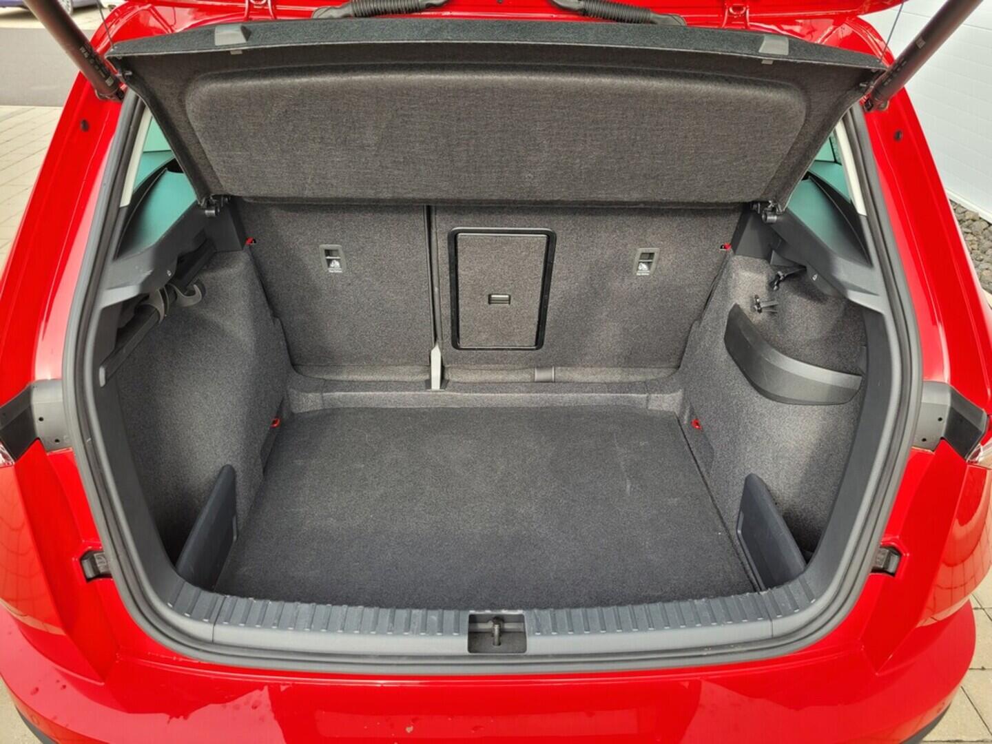 O619V07322_19.webp_KAROQ Selection 1.5 TSI 110 kW automat, DPH