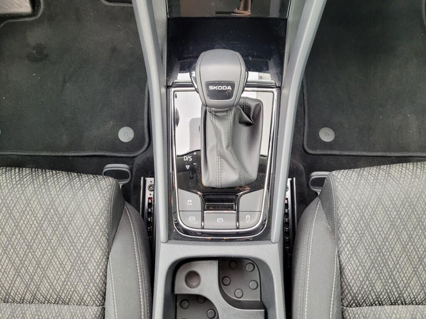 O619V07322_20.webp_KAROQ Selection 1.5 TSI 110 kW automat, DPH