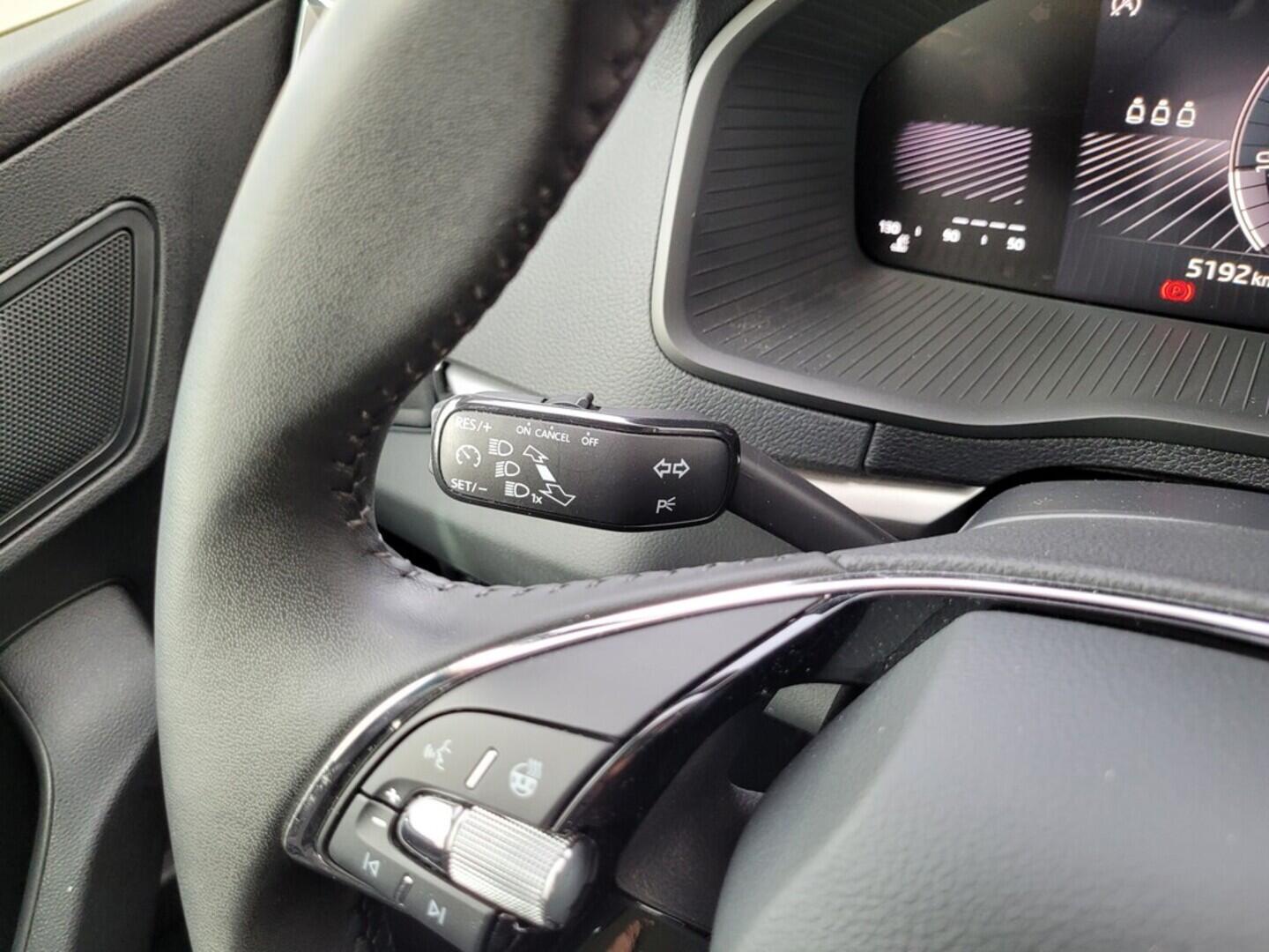 O619V07335_20.webp_KAROQ Ambition 1.0 TSI 81 kW manuál, DPH