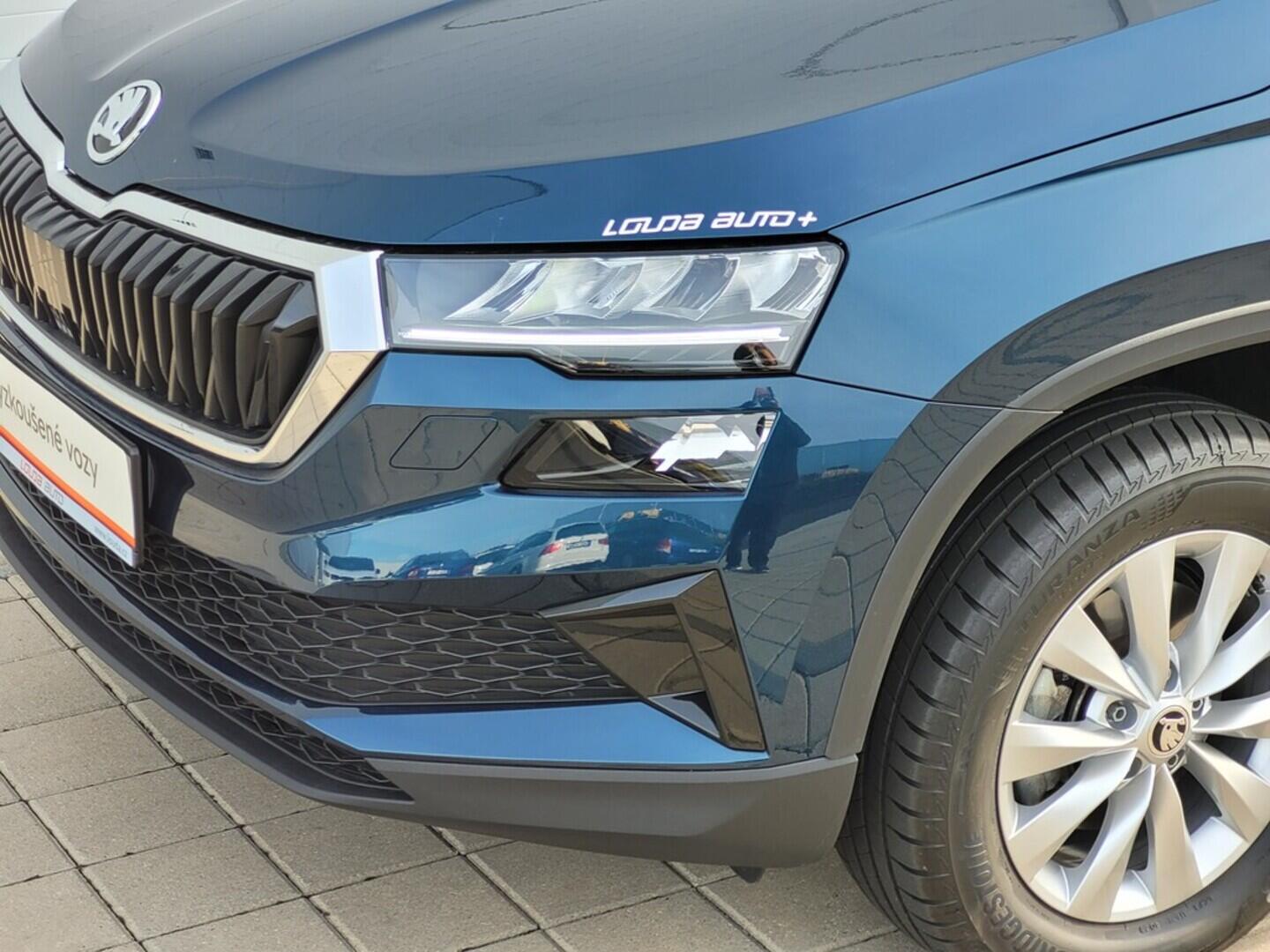 O619V07335_28.webp_KAROQ Ambition 1.0 TSI 81 kW manuál, DPH