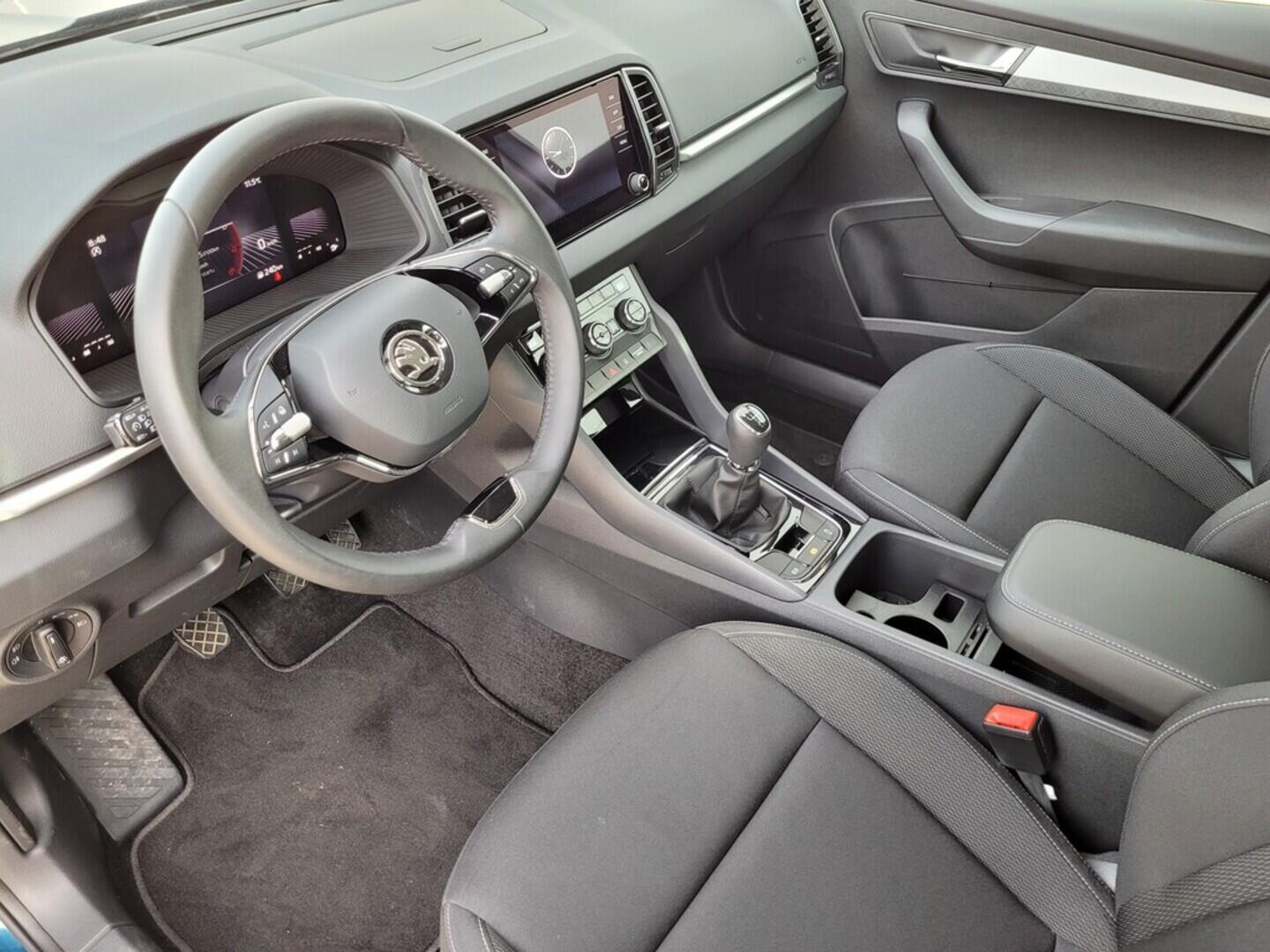 O619V07335_30.webp_KAROQ Ambition 1.0 TSI 81 kW manuál, DPH