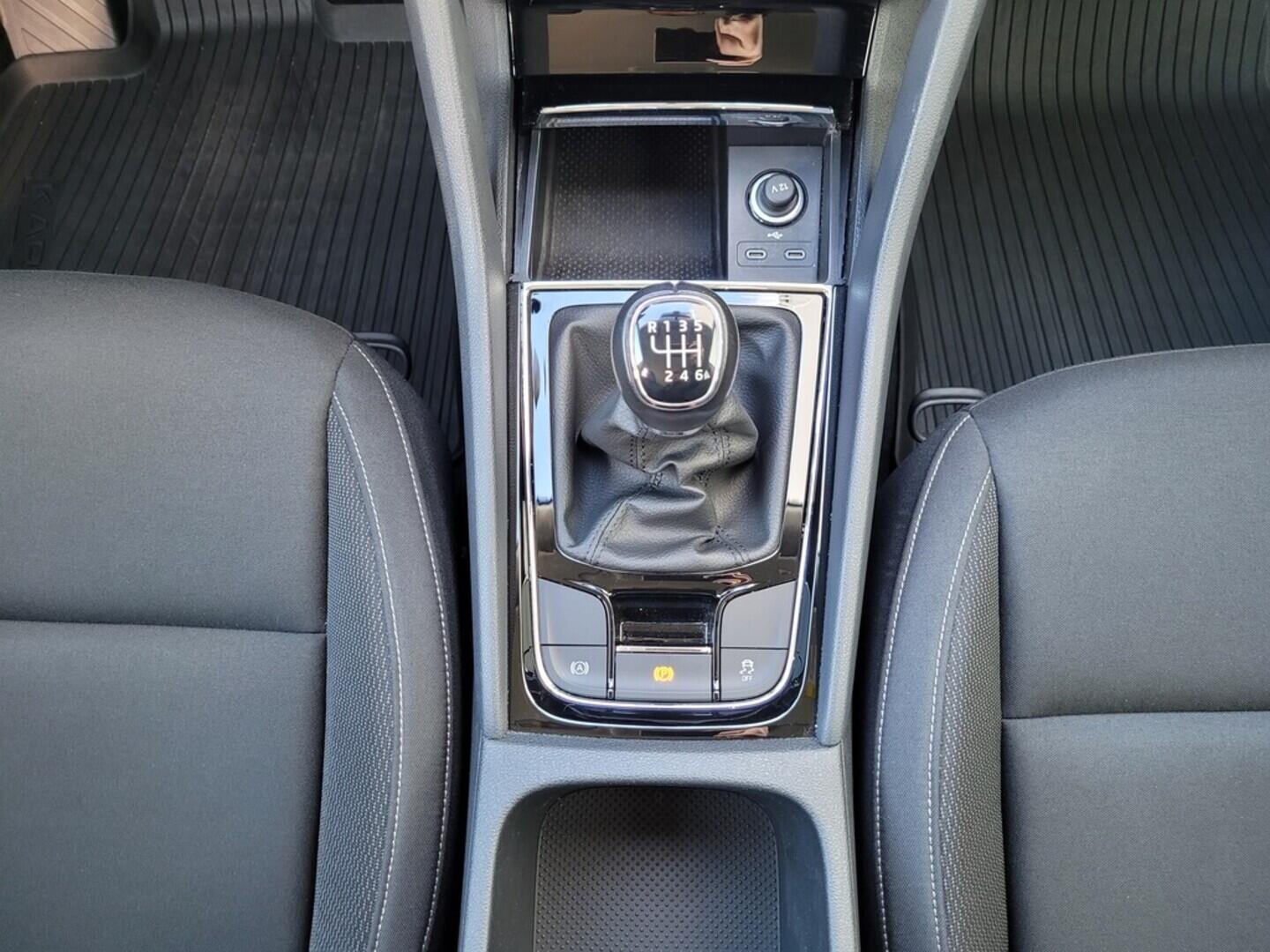 O619V07338_21.webp_KAROQ Ambition 1.5 TSI 110 kW manuál, DPH