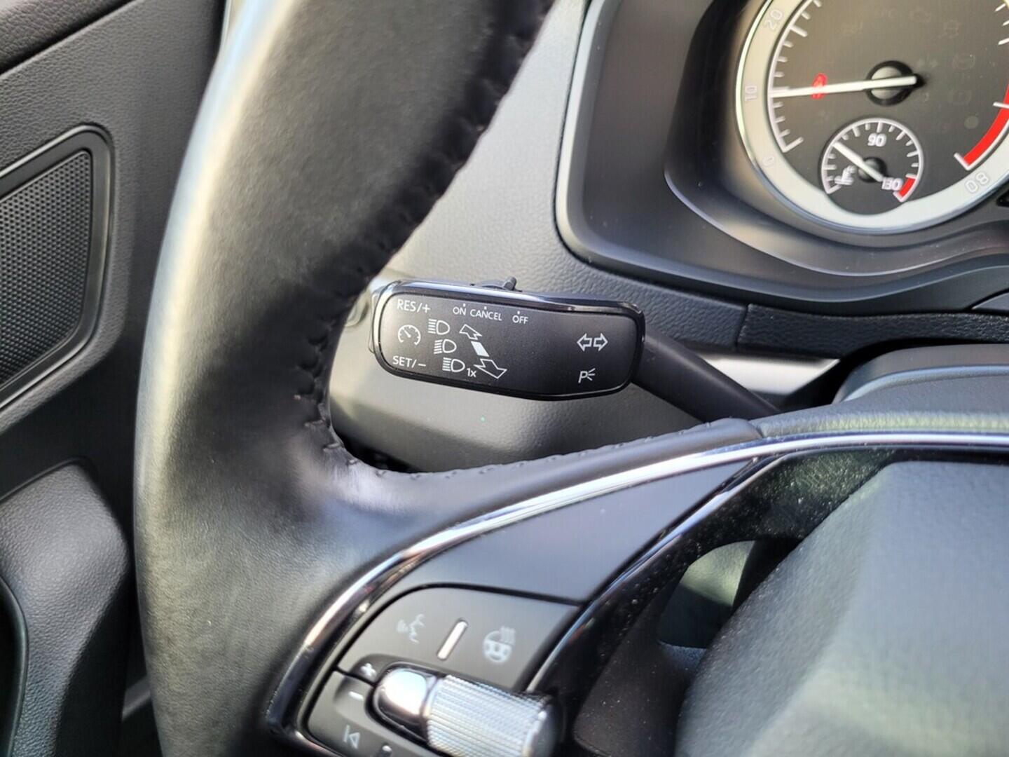 O619V07338_22.webp_KAROQ Ambition 1.5 TSI 110 kW manuál, DPH