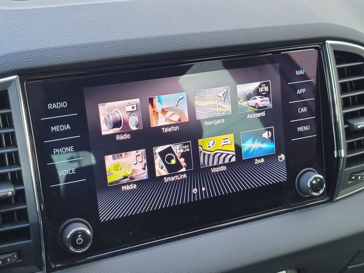 O619V07338_26.webp_KAROQ Ambition 1.5 TSI 110 kW manuál, DPH