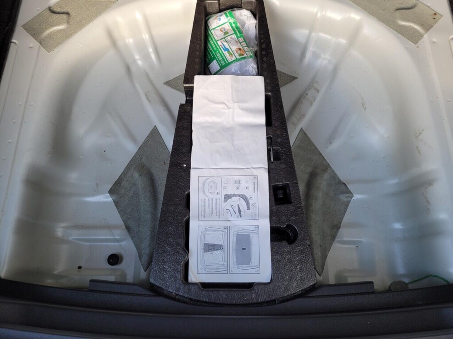 O619V07338_28.webp_KAROQ Ambition 1.5 TSI 110 kW manuál, DPH