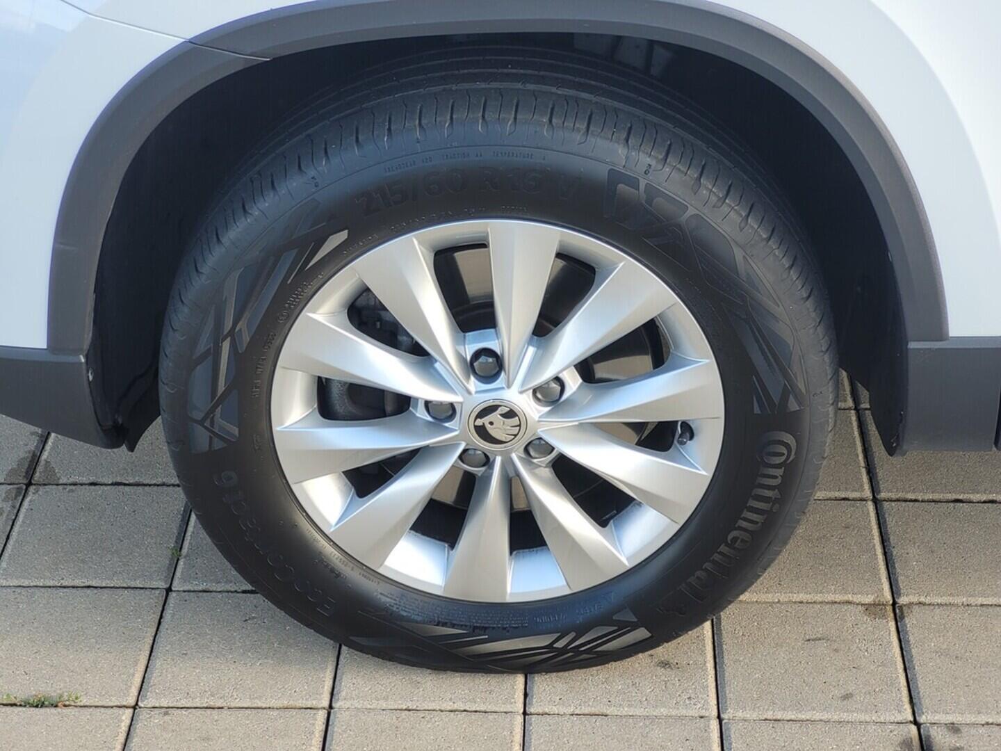 O619V07338_30.webp_KAROQ Ambition 1.5 TSI 110 kW manuál, DPH