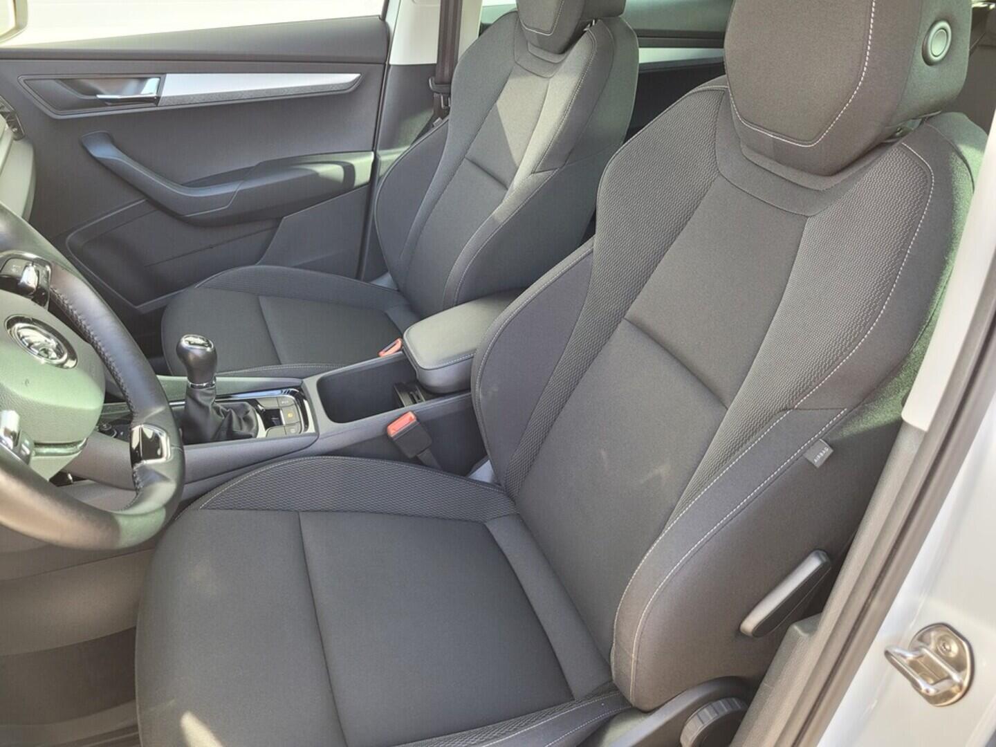 O619V07338_34.webp_KAROQ Ambition 1.5 TSI 110 kW manuál, DPH