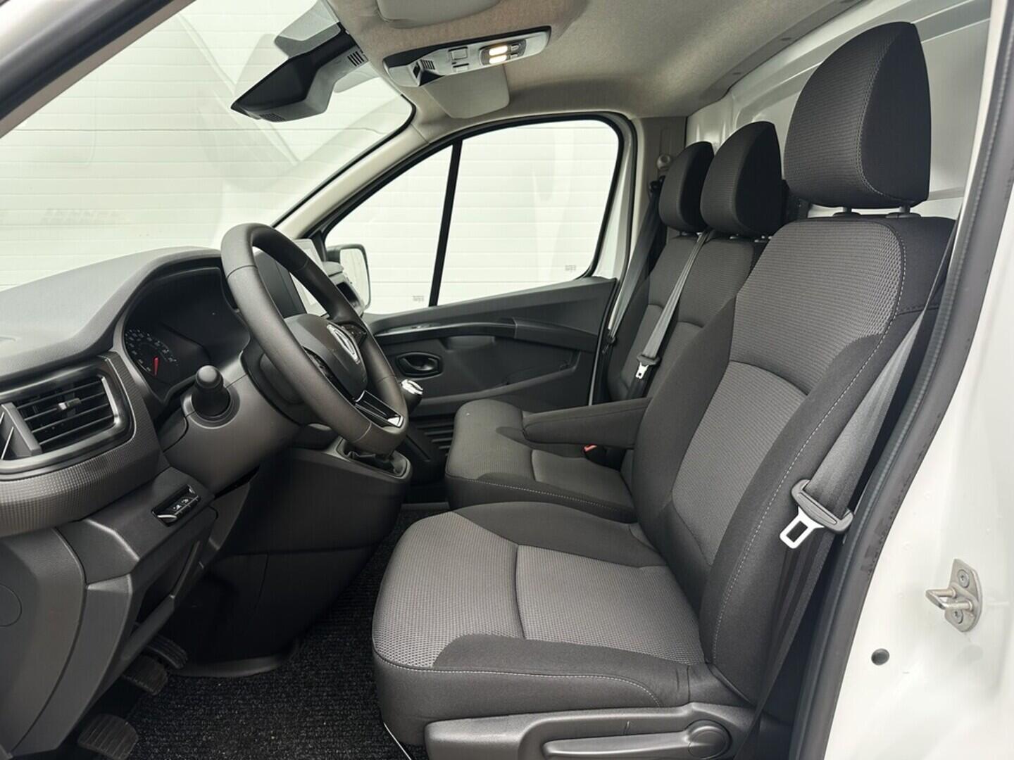 O619V07345_18.webp_TRAFIC Komfort L2H1 2.0 Blue dCi 96 kW manuál, DPH