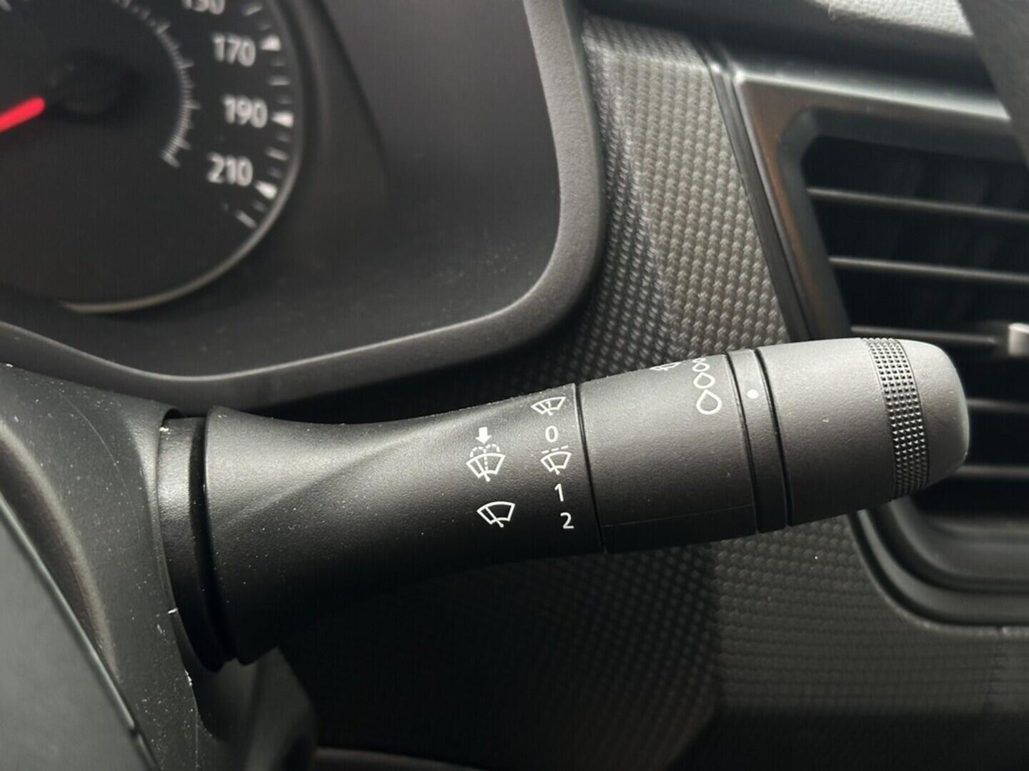 O619V07345_22.webp_TRAFIC Komfort L2H1 2.0 Blue dCi 96 kW manuál, DPH