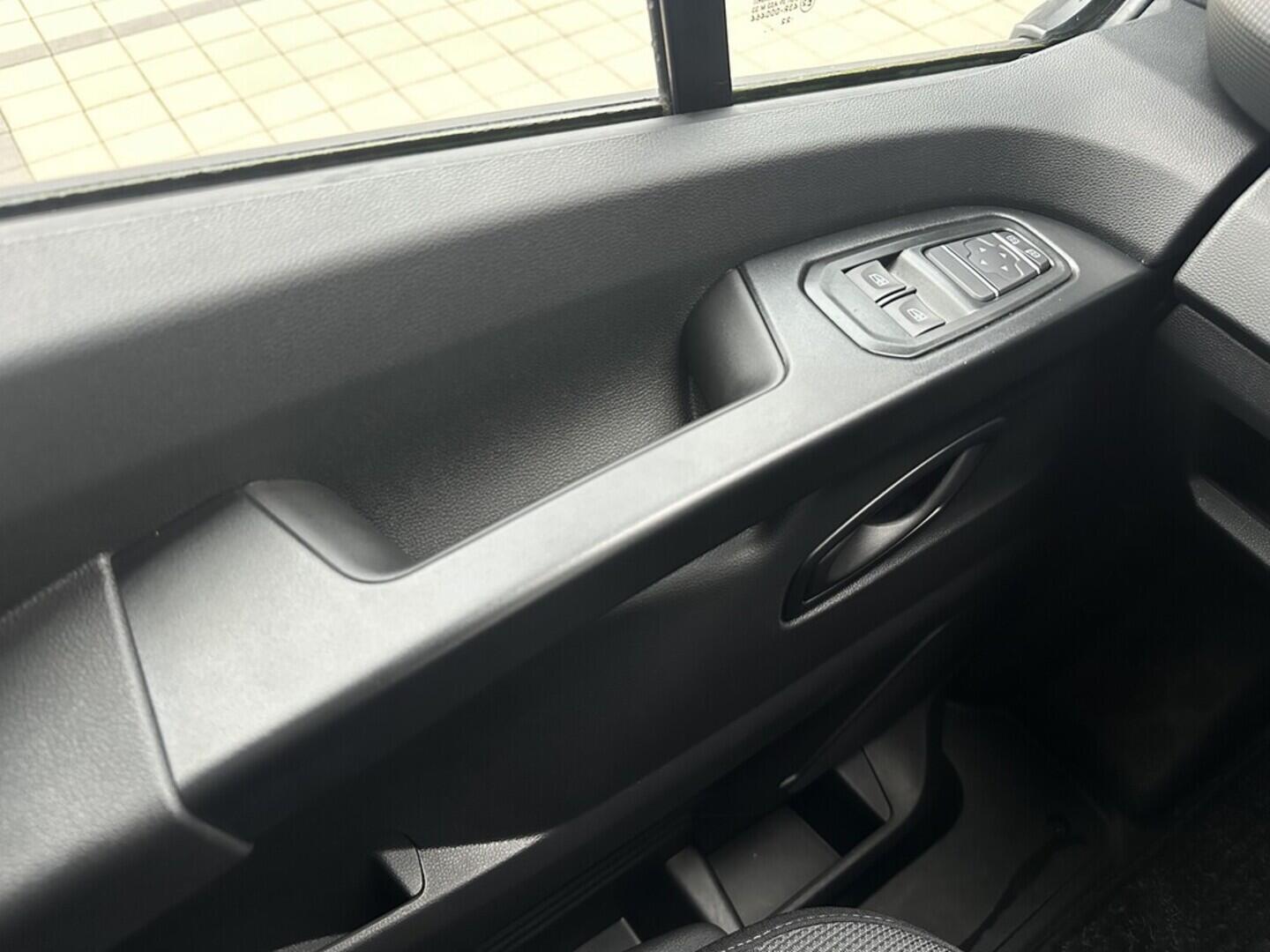 O619V07345_24.webp_TRAFIC Komfort L2H1 2.0 Blue dCi 96 kW manuál, DPH