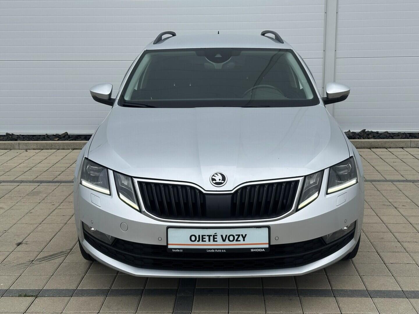 O619V07350_11.webp_OCTAVIA Ambiente 2.0 TDI 110 kW automat