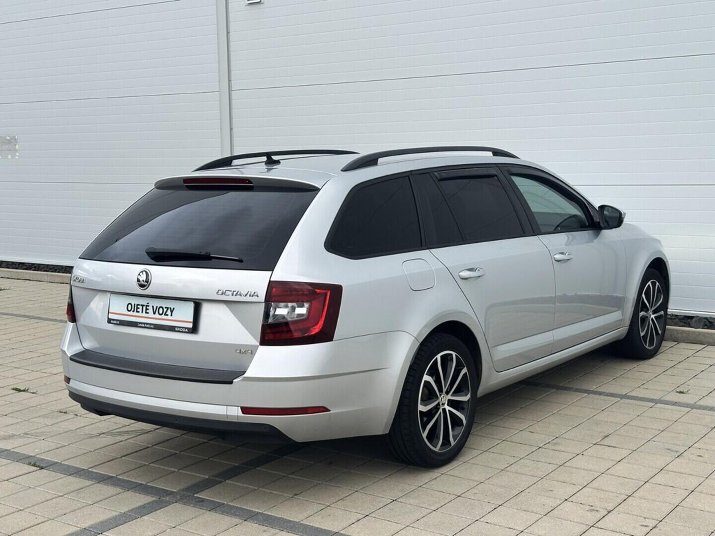 O619V07350_14.webp_OCTAVIA Ambiente 2.0 TDI 110 kW automat