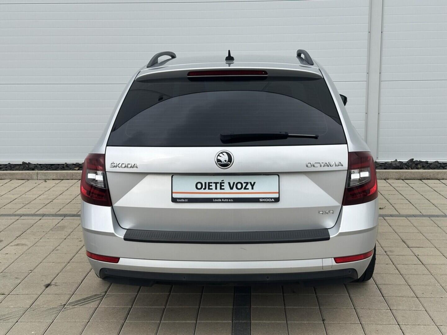O619V07350_15.webp_OCTAVIA Ambiente 2.0 TDI 110 kW automat
