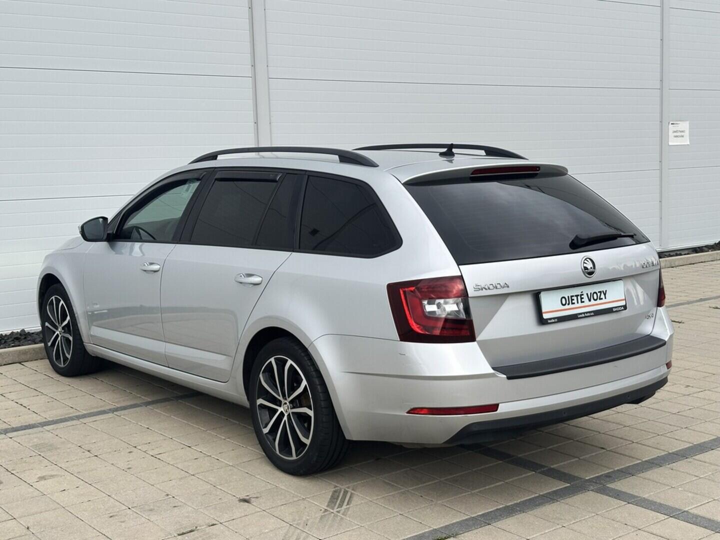 O619V07350_16.webp_OCTAVIA Ambiente 2.0 TDI 110 kW automat