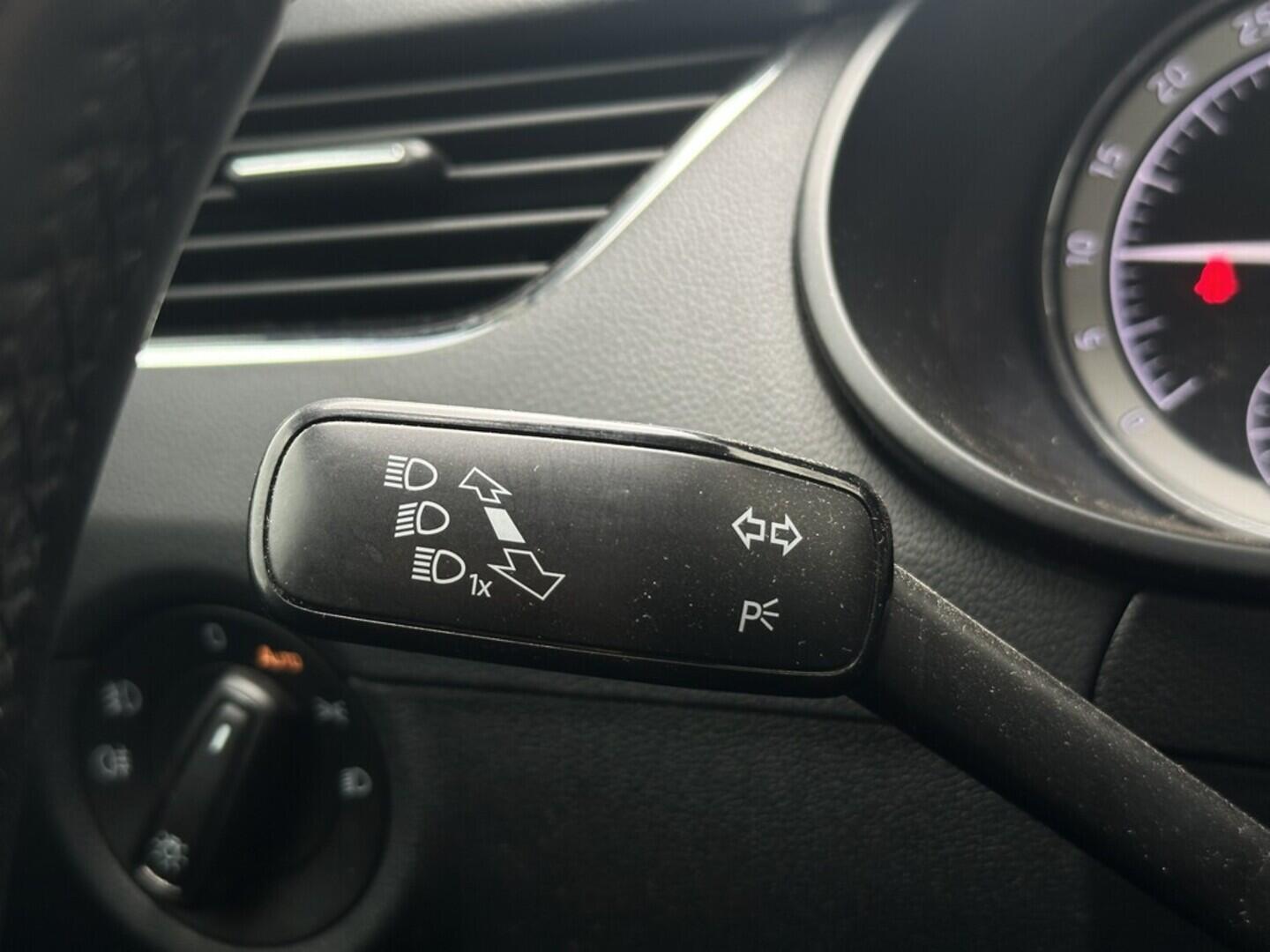 O619V07350_22.webp_OCTAVIA Ambiente 2.0 TDI 110 kW automat