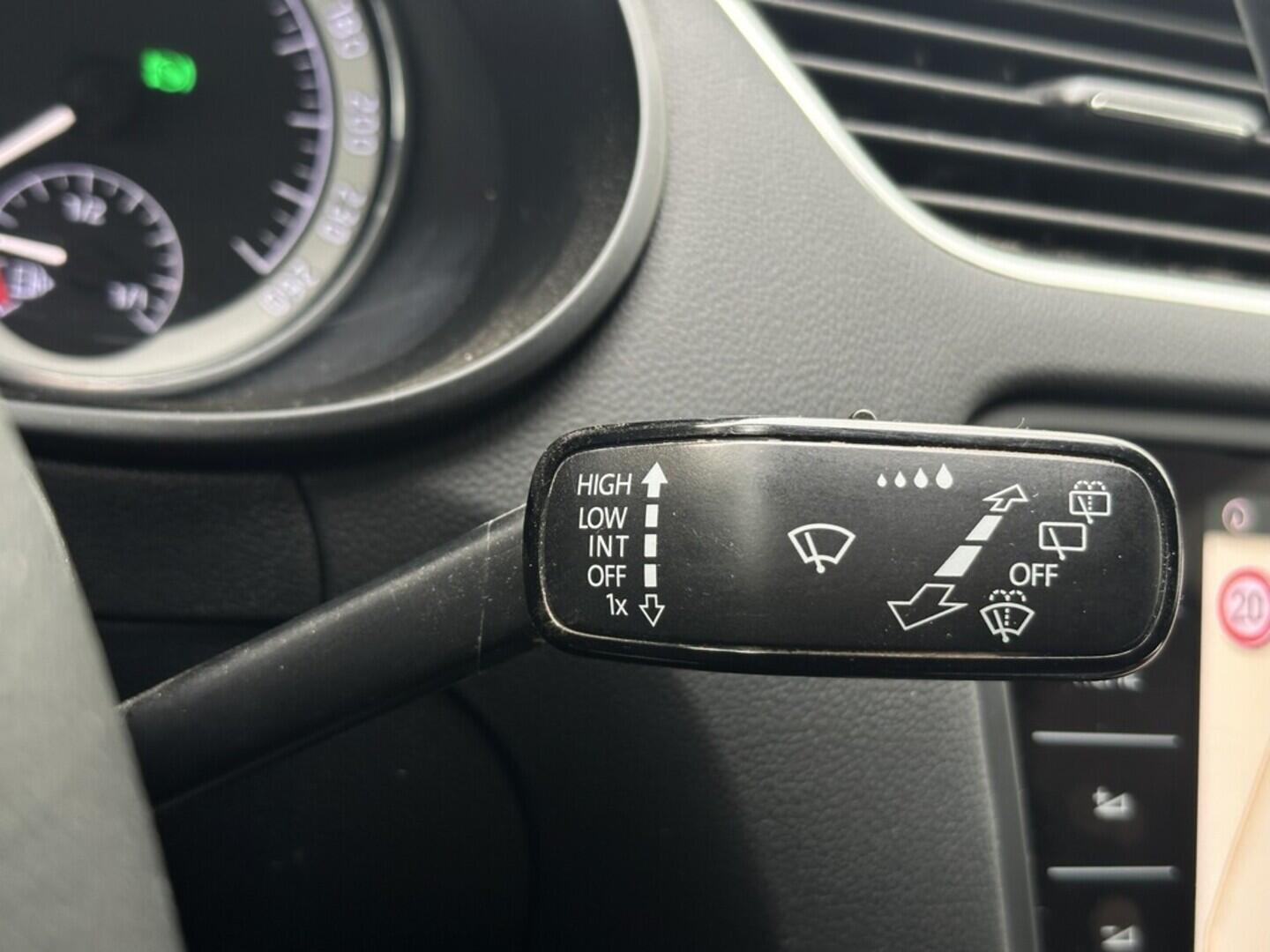 O619V07350_24.webp_OCTAVIA Ambiente 2.0 TDI 110 kW automat