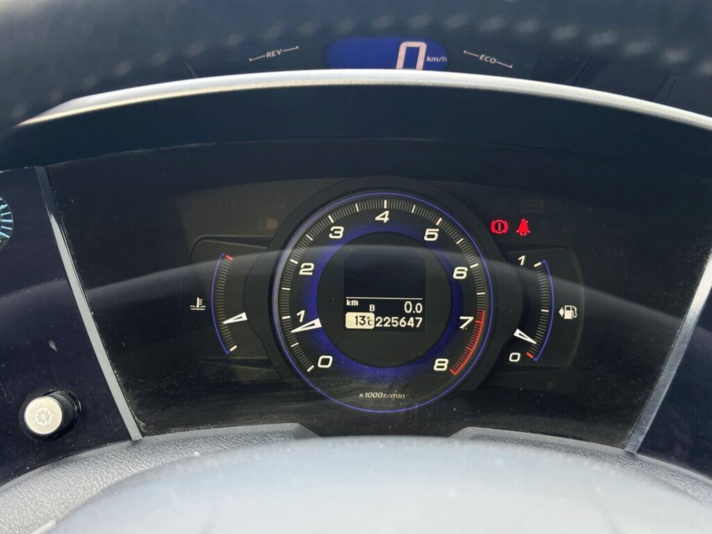 O619V07364_19.webp_CIVIC Sport 1.8 i-VTEC 103 kW manuál