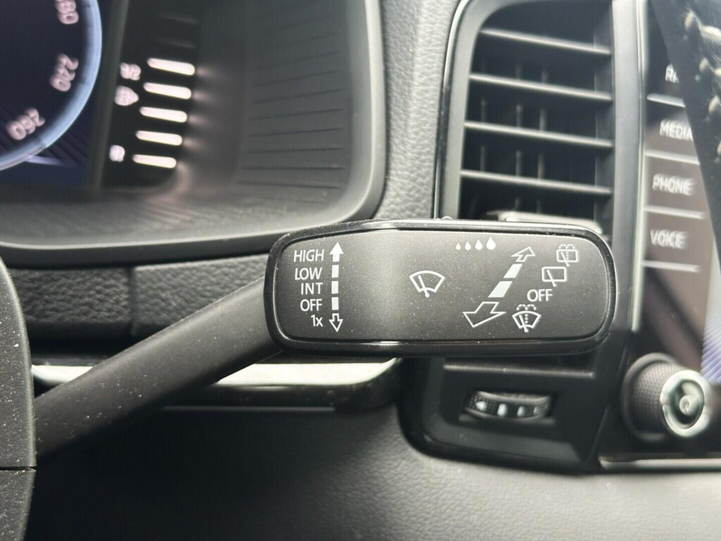 O619V07367_24.webp_KAROQ SportLine 2.0 TDI 110 kW manuál, DPH