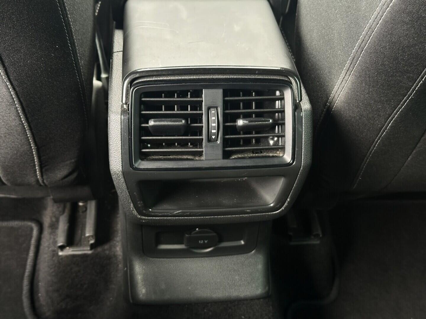 O619V07367_30.webp_KAROQ SportLine 2.0 TDI 110 kW manuál, DPH