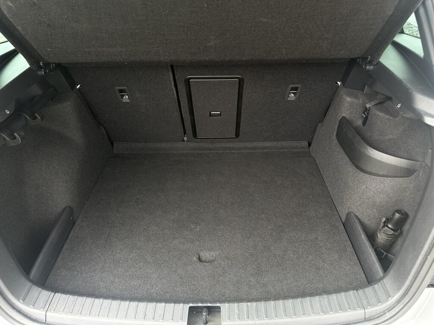 O619V07367_32.webp_KAROQ SportLine 2.0 TDI 110 kW manuál, DPH