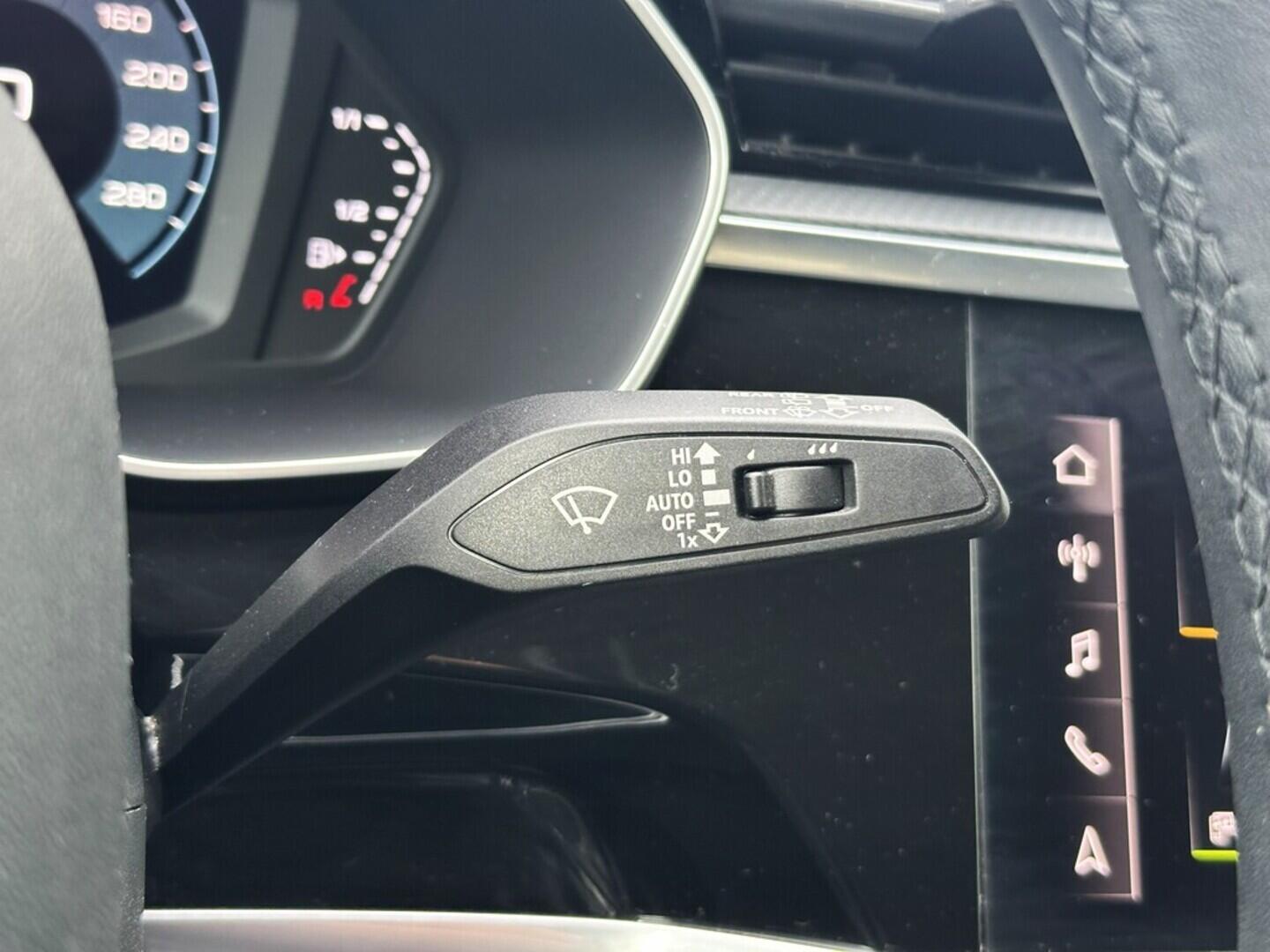 O619V07373_23.webp_Q3 SPORTBACK S-line 1.5 TSI 110 kW automat, DPH