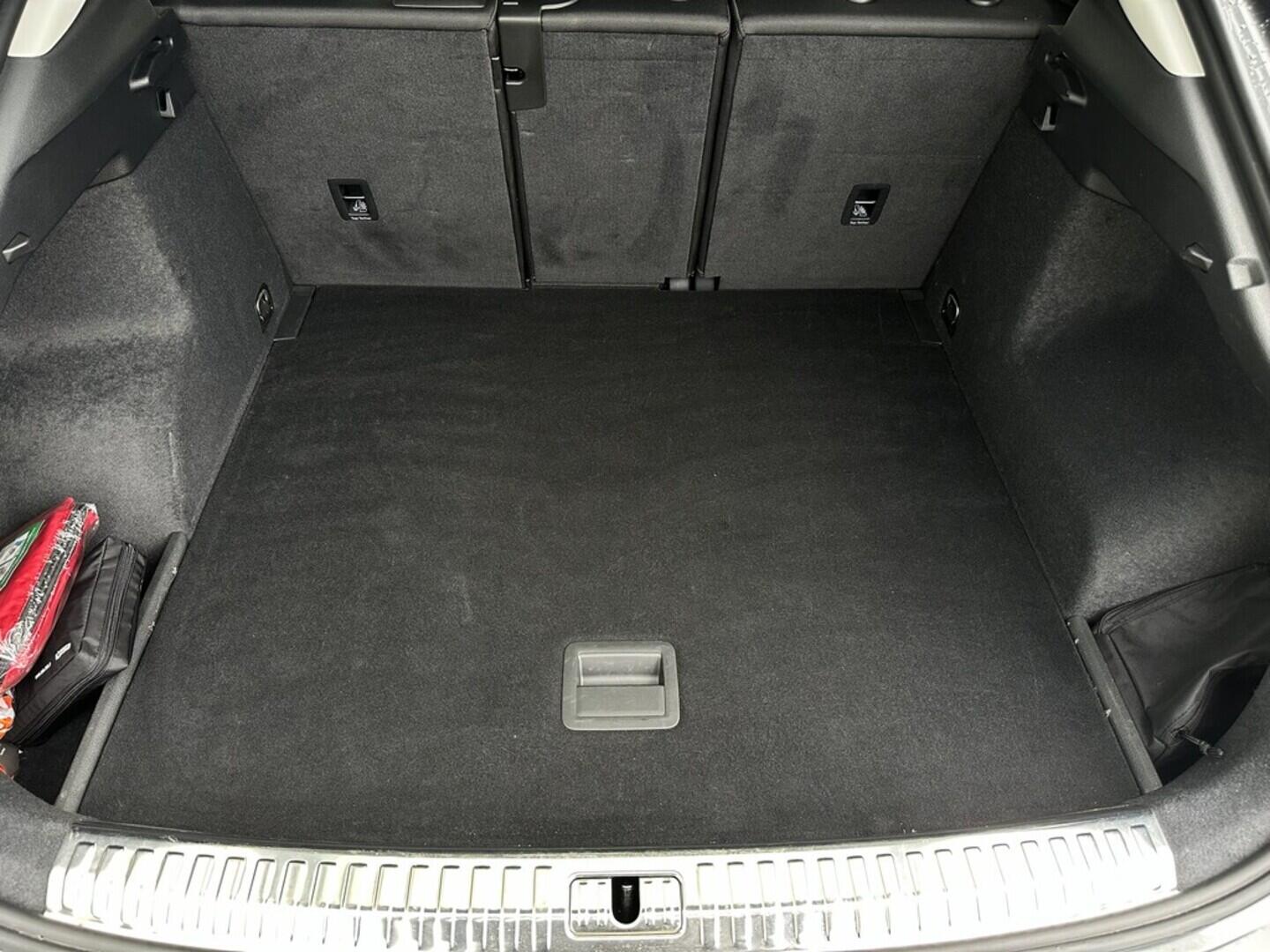 O619V07373_35.webp_Q3 SPORTBACK S-line 1.5 TSI 110 kW automat, DPH